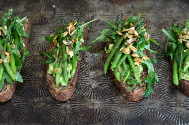 Avocado Asparagus Tartine Recipe