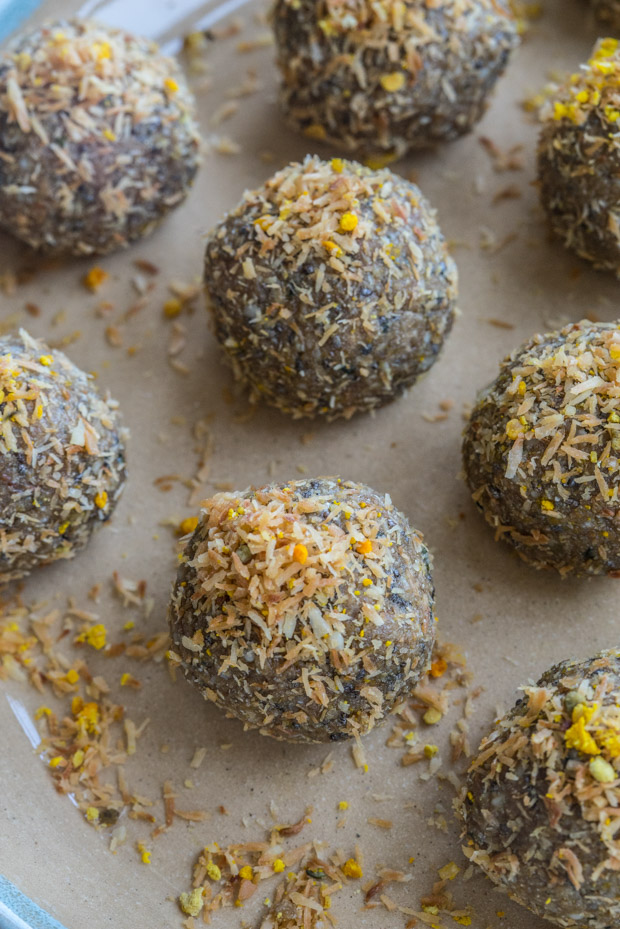 Quinoa Hemp Snack Balls
