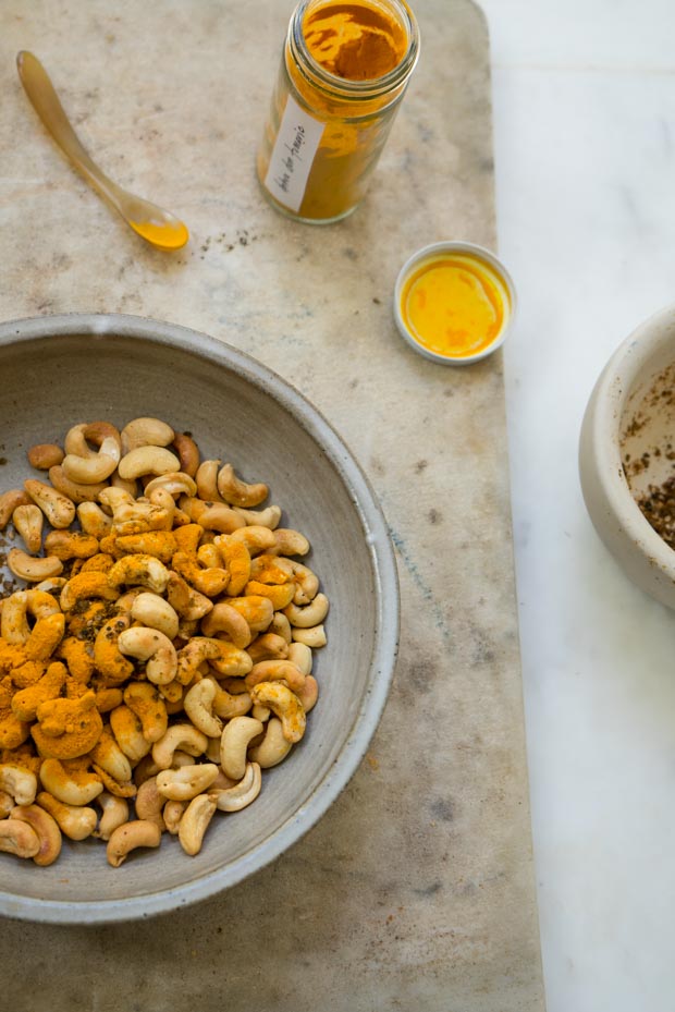 Turmeric Cashews